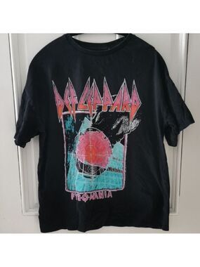 Mens Def Leppard PYEOMANIA band 🎸 tee. Unisex Size Medium